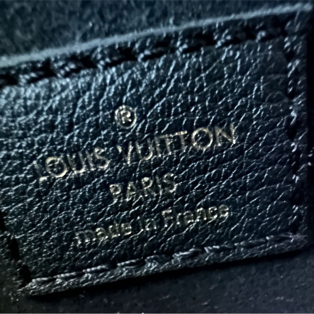 ❌SOLD❌Louis Vuitton Black Lockme Tender Noir - Picture 10 of 11